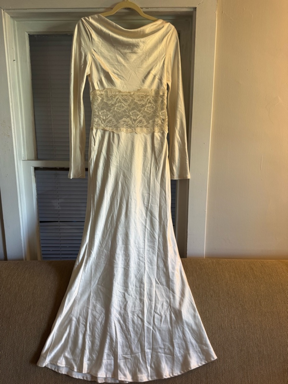 Selfie Leslie White Tie-Back Camisole